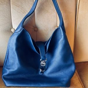 Dooney and Bourke pebble large lock shoulder bag. Navy blue